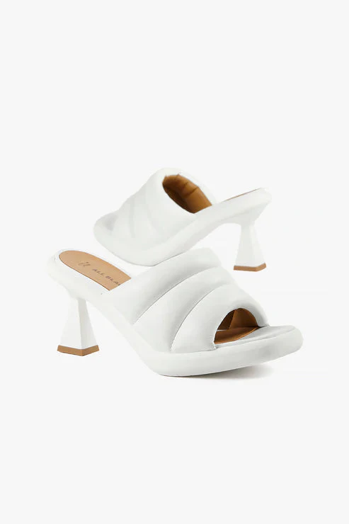 All Black Molto Bella Mule - Image 4